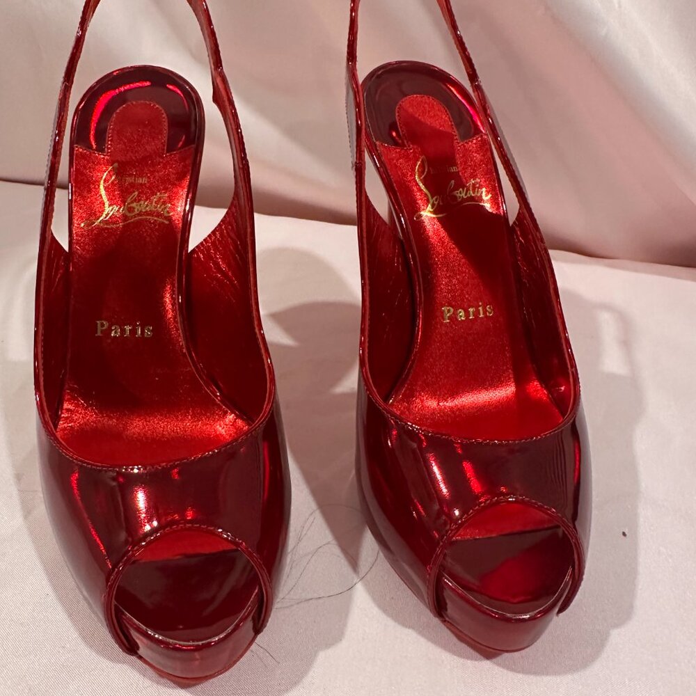 Christian Louboutin - Picture 3 of 3